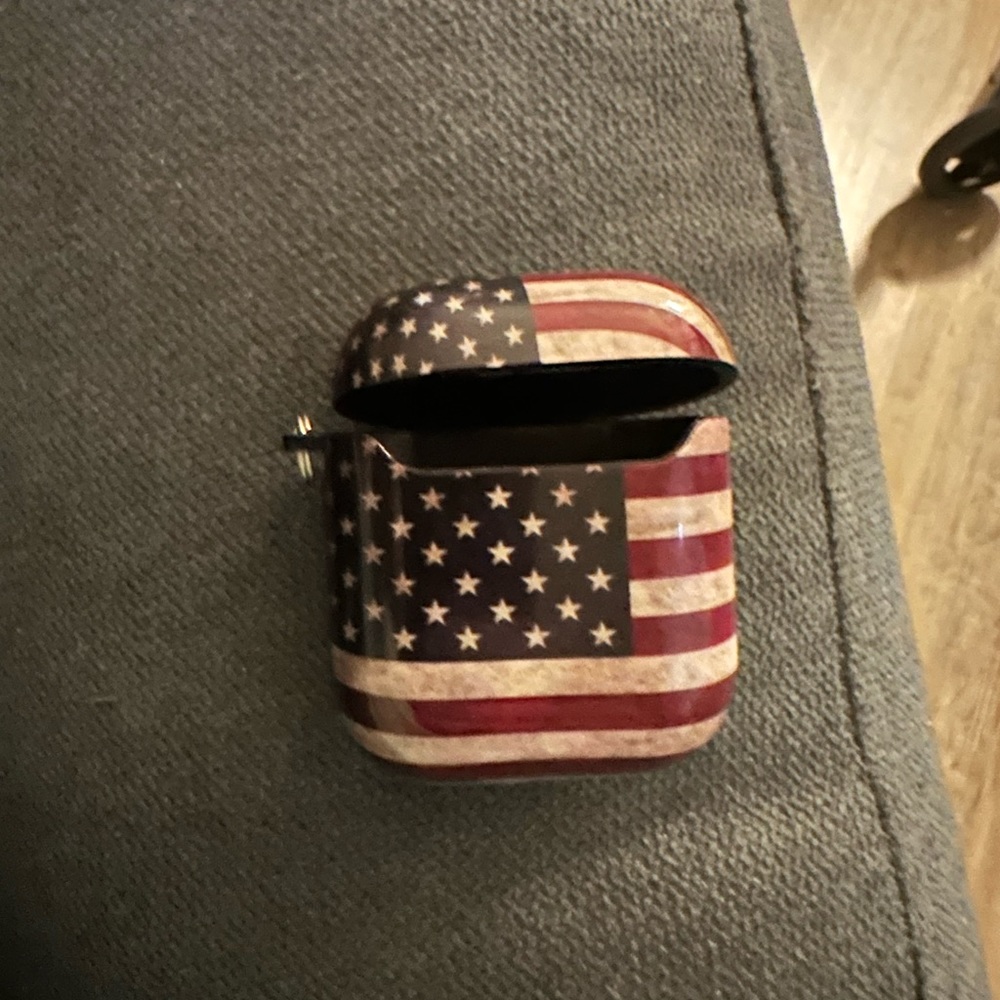Apple AirPods American flag Case